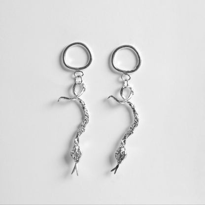 Pendientes Serpiente Lava Con Aro (Por Encargo), pendientes artesanal de plata de ley de Antorcha de Plata