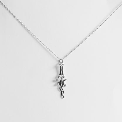 Colgante Cocodrilo, colgante artesanal de plata de ley de Antorcha de Plata