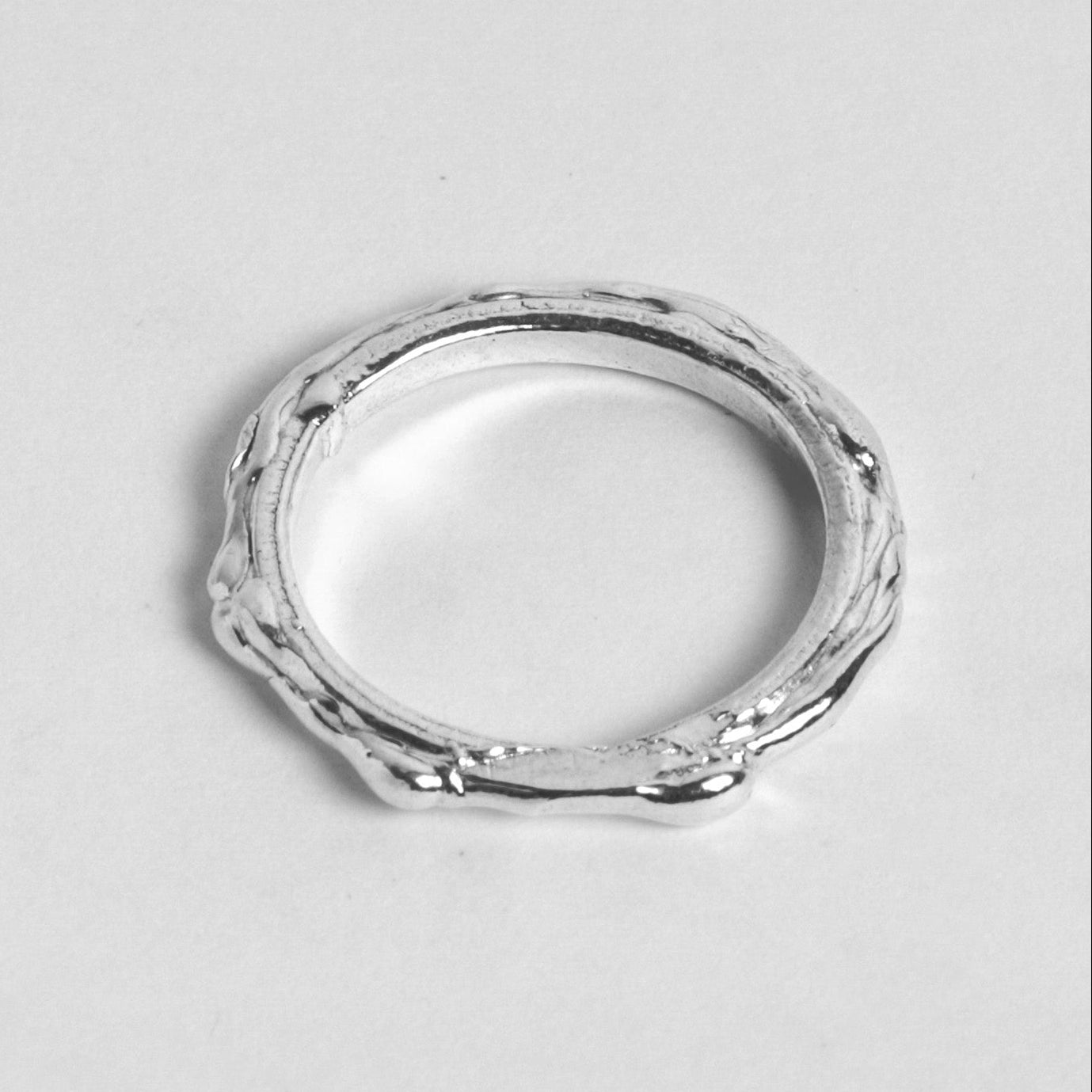Anillo Alianza Orgánica Alta, anillo artesanal de plata de ley de Antorcha de Plata - imagen 2