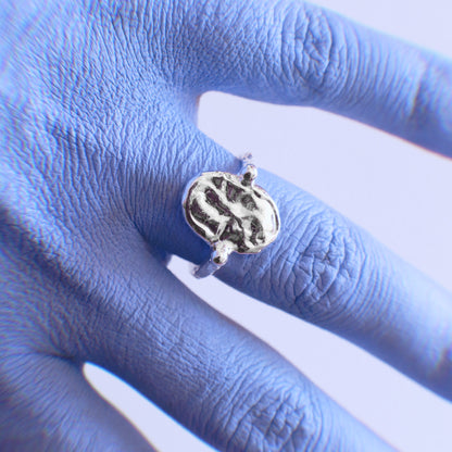 ANILLO SELLO OVAL — foto cuadrada recortada