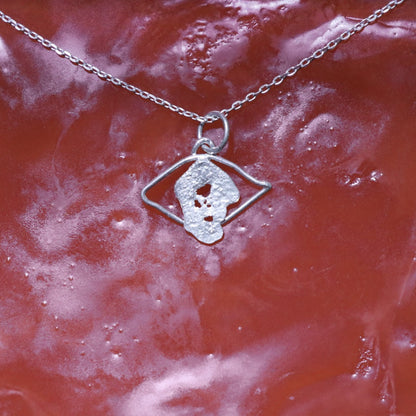 Colgante Pupila, colgante artesanal de plata de ley de Antorcha de Plata - imagen 1